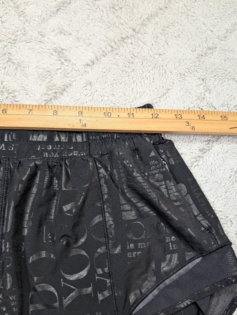 Lululemon Shorts Womens 6 Black Hotty Hot Low Rise 20YR Manifesto Foil Graphic - Picture 3 of 8